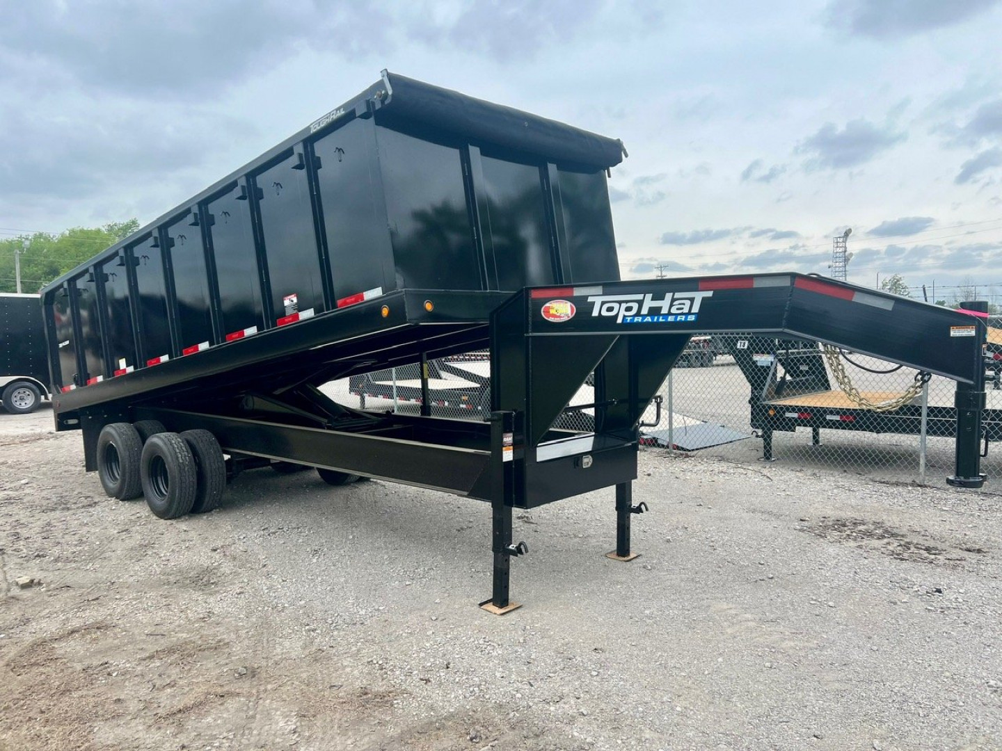 New 2025 TOP HAT TRAILERS GNDP240-20x96 Tandem Dual Dump Trailer