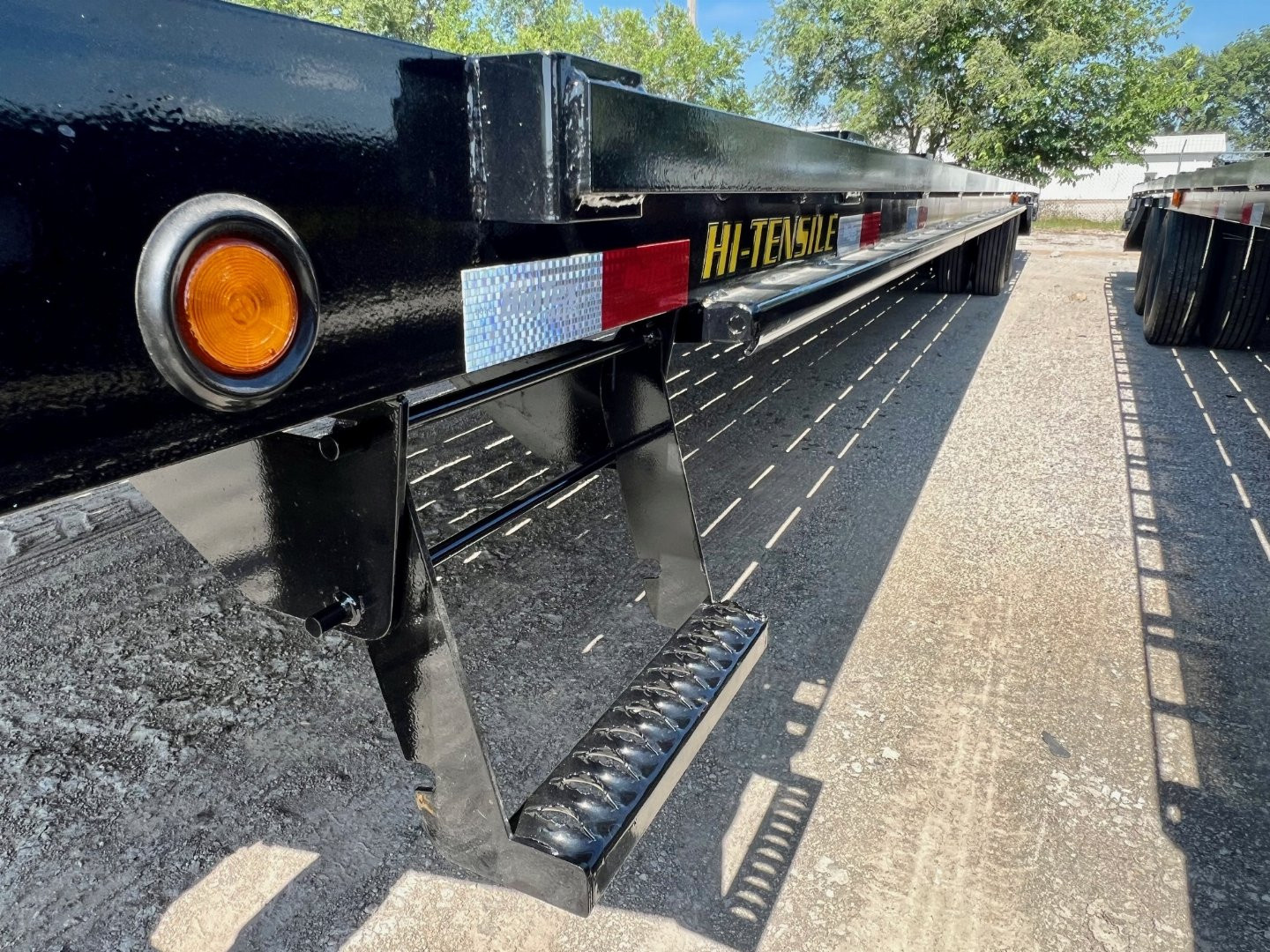 New 2025 BIG TEX TRAILERS 22GN-40D5A (35'+5') Flatbed Trailer w/ 14 Ply Upg.