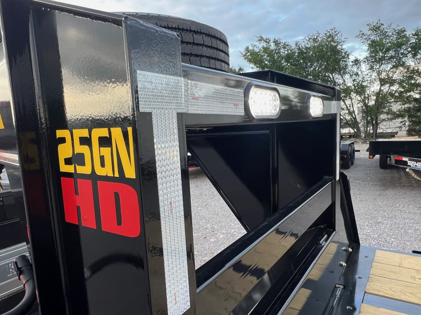 New 2026 BIG TEX TRAILERS 25GN-30D5A-MRBK Flatbed Trailer w/ 16 Ply Upgrade (25'+5')