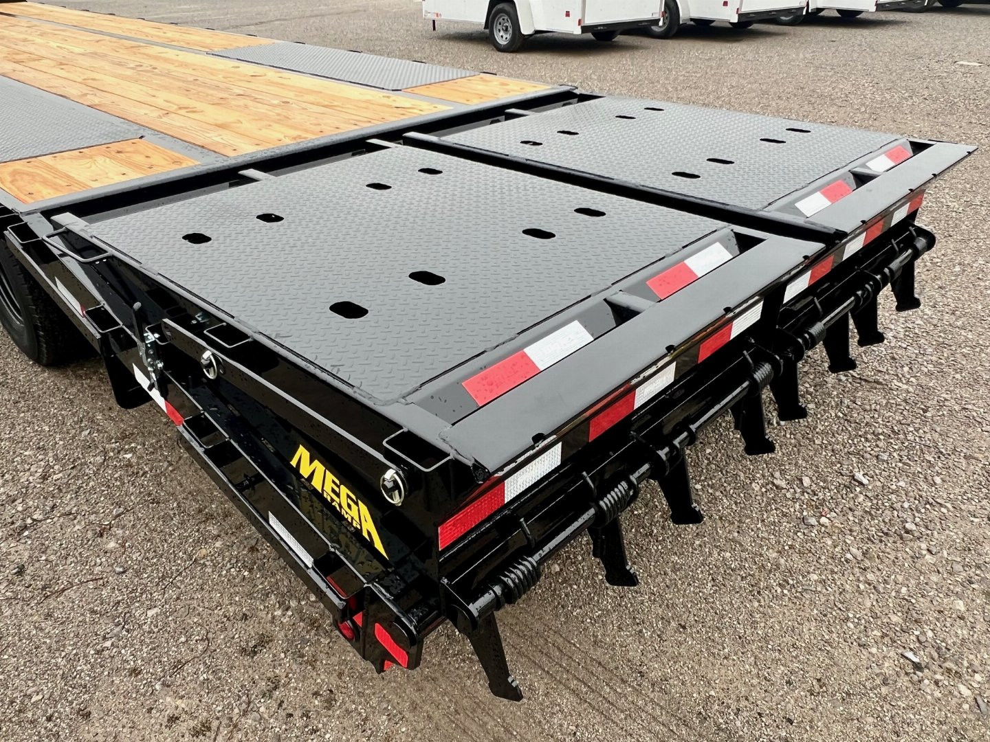 New 2026 BIG TEX TRAILERS 25GN-30D5A-MRBK Flatbed Trailer w/ 16 Ply Upgrade (25'+5')