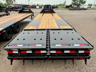 New 2026 BIG TEX TRAILERS 25GN-30D5A-MRBK Flatbed Trailer w/ 16 Ply Upgrade (25'+5')