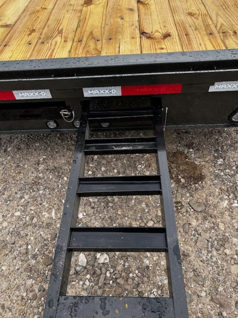 New 2026 MAXXD DOX 102"X24' DECKOVER BUMPER/PINTLE 8K AXLES PULL 17.5K GVWR Equipment Trailer