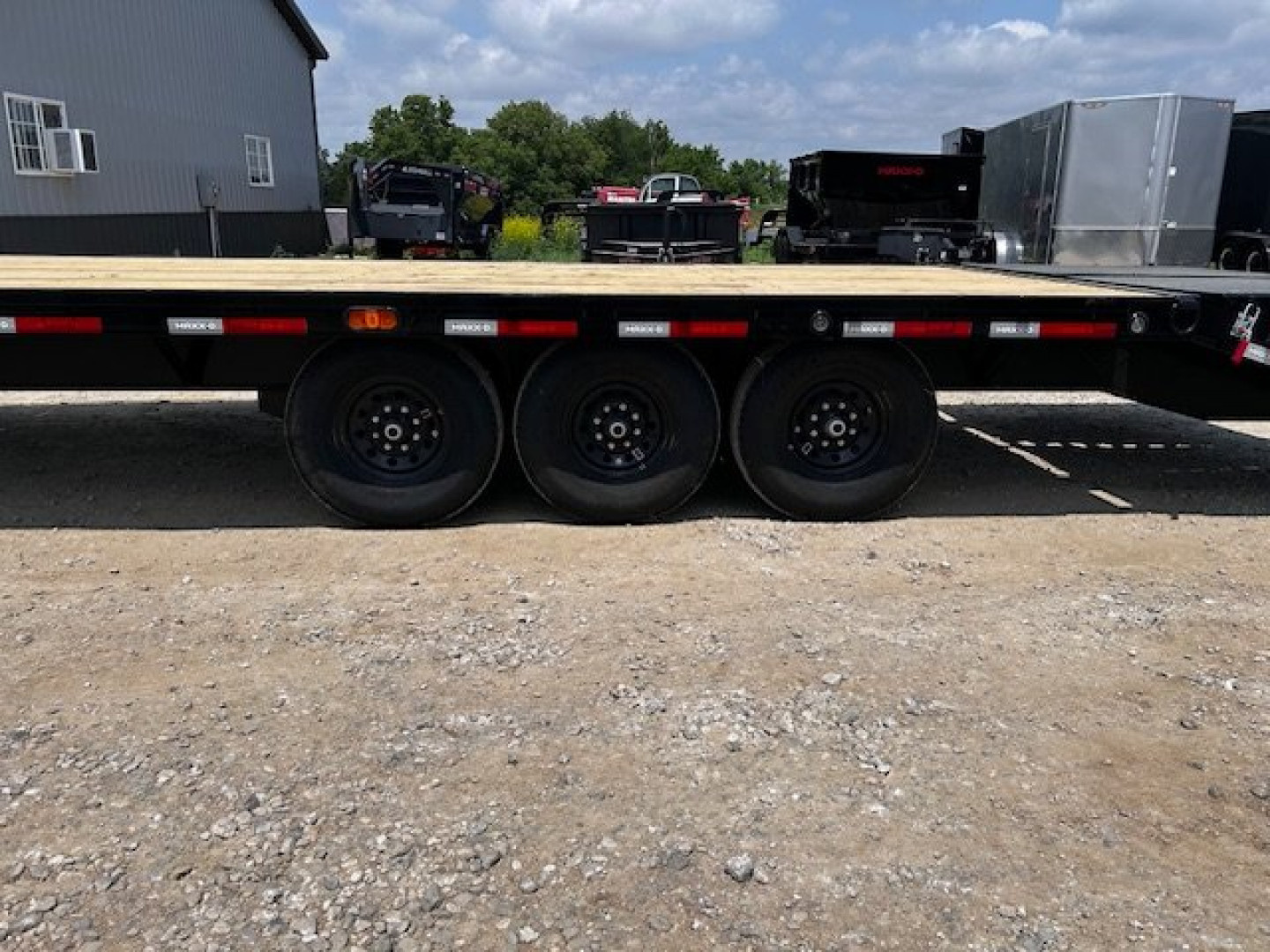 New 2026 MAXX-D GSX 102"X30' 21K GVWR DECKOVER TRIPLE AXLE GOOSENECK 14 PLY TIRES Equipment Trailer