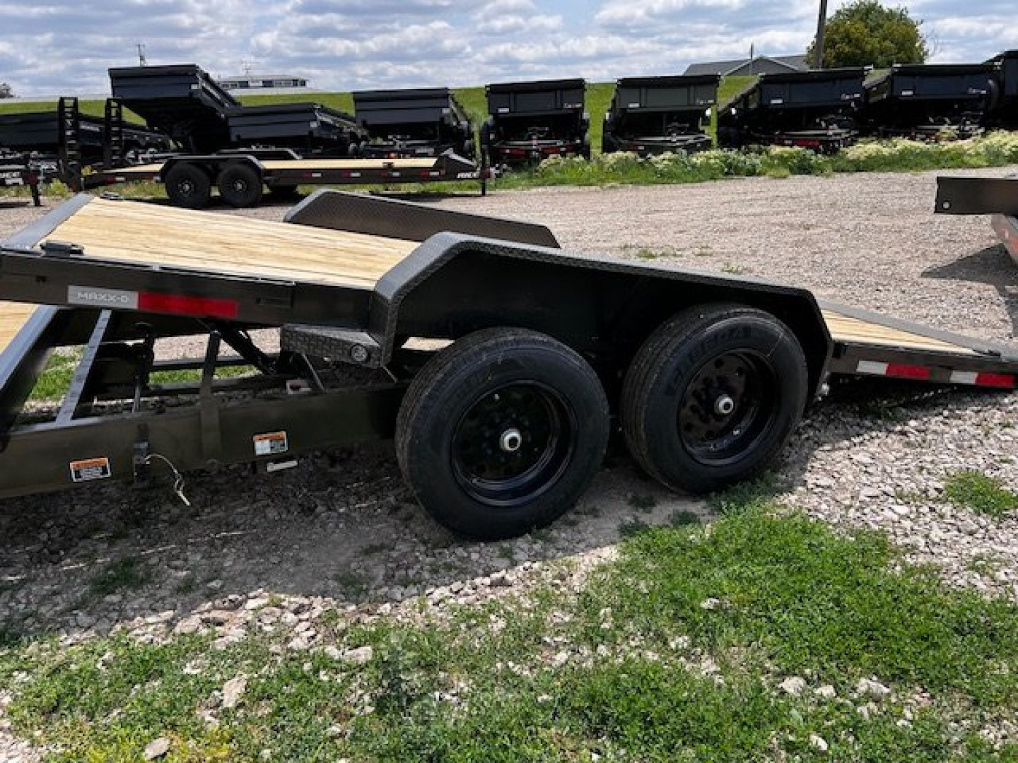 New 2026 MAXXD G8X 83X22 16000 LB GVWR GRAVITY TILT 6' STATIONARY DECK Equipment Trailer