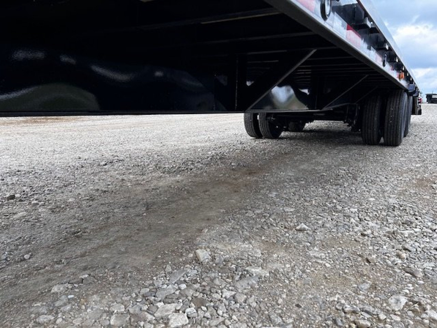 New 2026 MAXX-D LDX 102X32 LOW PRO DECKOVER GN ENGINEERED BEAM AND NECK24K GVWR Equipment Trailer