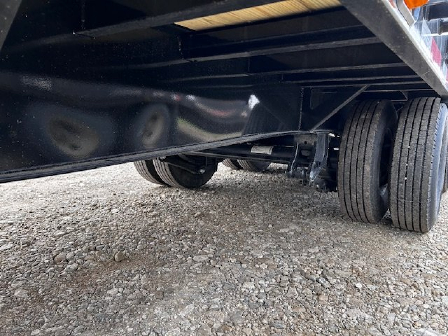 New 2026 MAXX-D LDX 102X32 LOW PRO DECKOVER GN ENGINEERED BEAM AND NECK24K GVWR Equipment Trailer