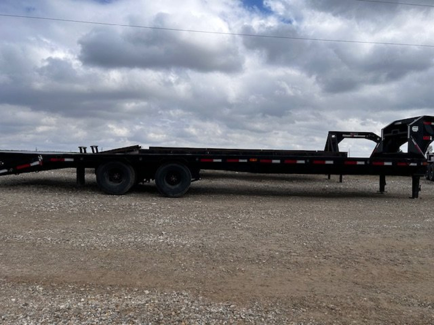 New 2026 MAXX-D LDX 102X32 LOW PRO DECKOVER GN ENGINEERED BEAM AND NECK24K GVWR Equipment Trailer