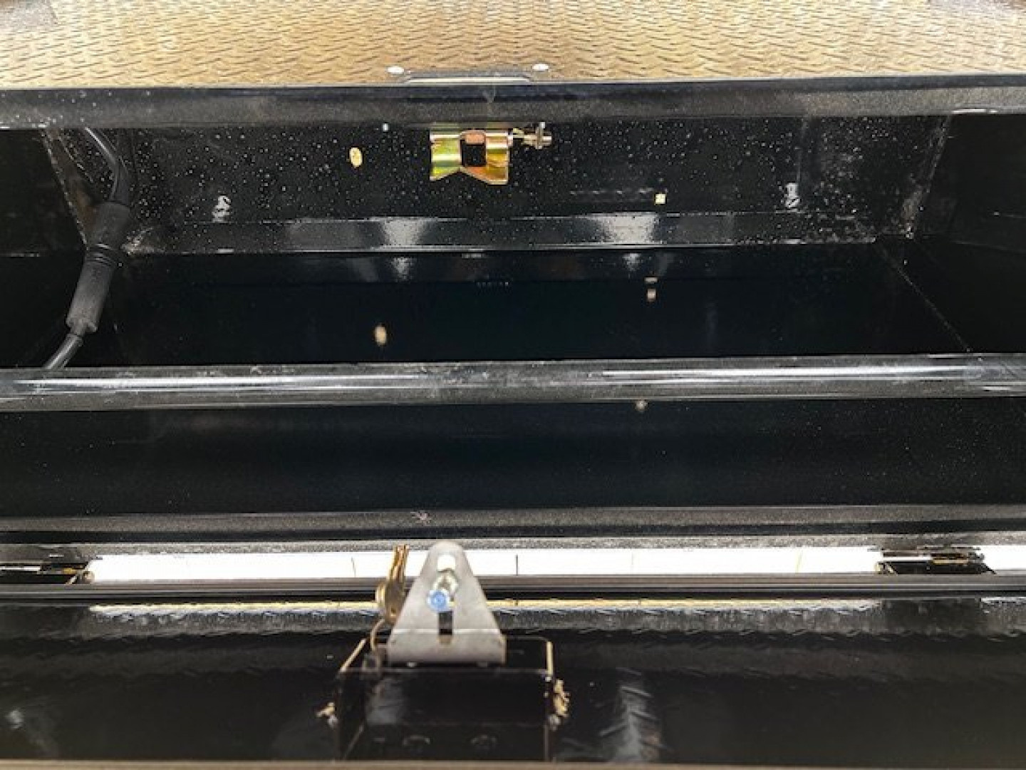 New 2026 MAXX-D LDX 102X32 LOW PRO DECKOVER GN ENGINEERED BEAM AND NECK24K GVWR Equipment Trailer