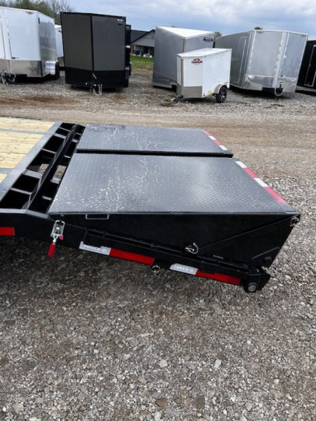 New 2026 MAXX-D LDX 102X32 LOW PRO DECKOVER GN ENGINEERED BEAM AND NECK24K GVWR Equipment Trailer