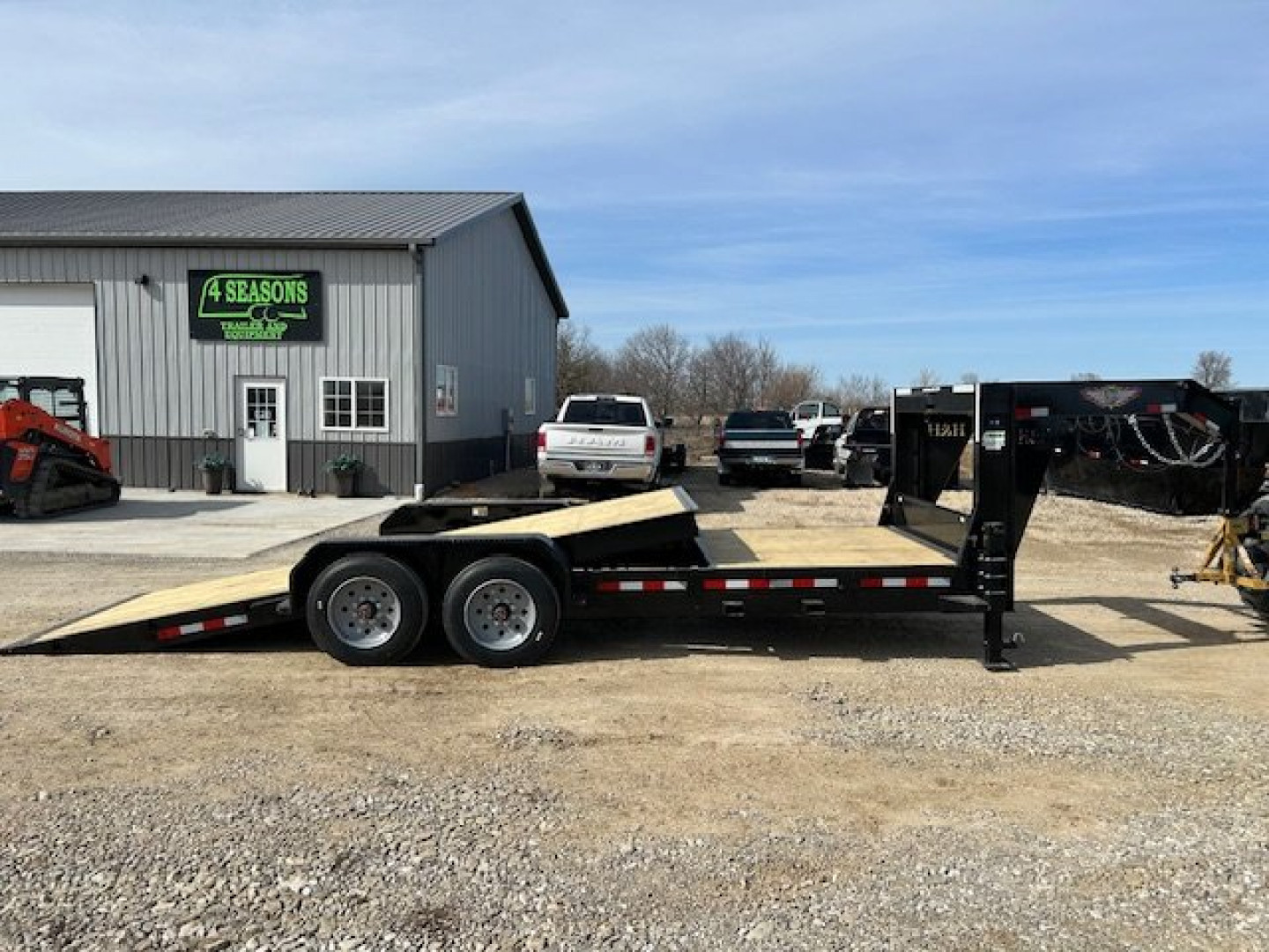 New 2025 H&H Trailers 82X22' HD GN GRAVITY TILT 16K GVWR Equipment Trailer