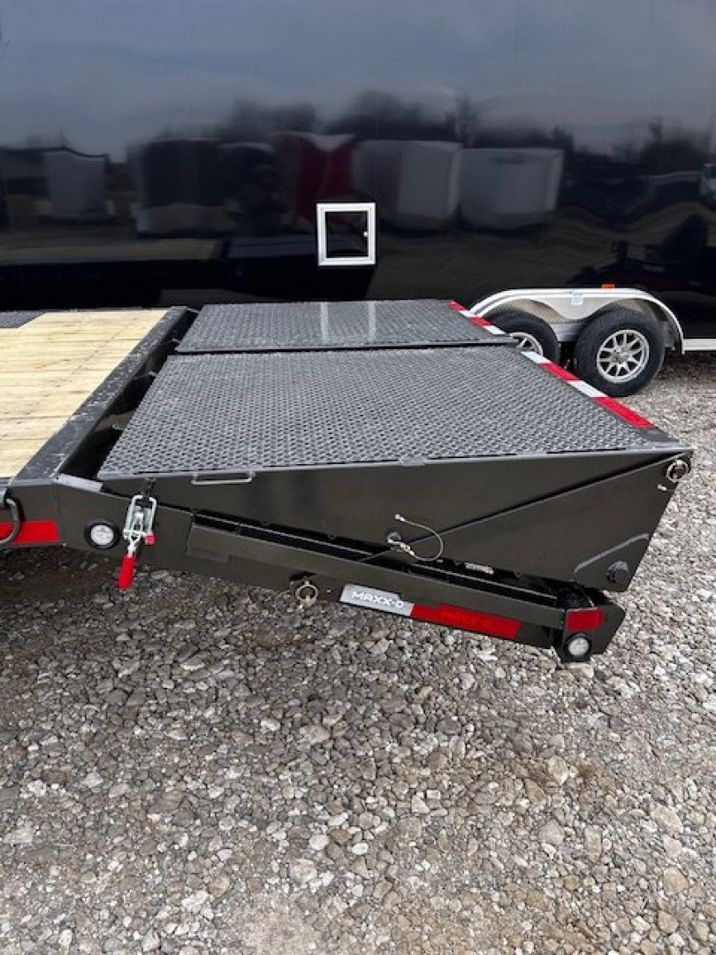 New 2025 MAXXD DOX 102"X24' DECKOVER BUMPER PULL 15.6 K GVWR 14 PLY Equipment Trailer
