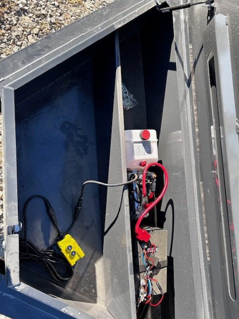 New 2024 Iron Bull DWB 83"x14' 14.9k gvwr Dump Trailer