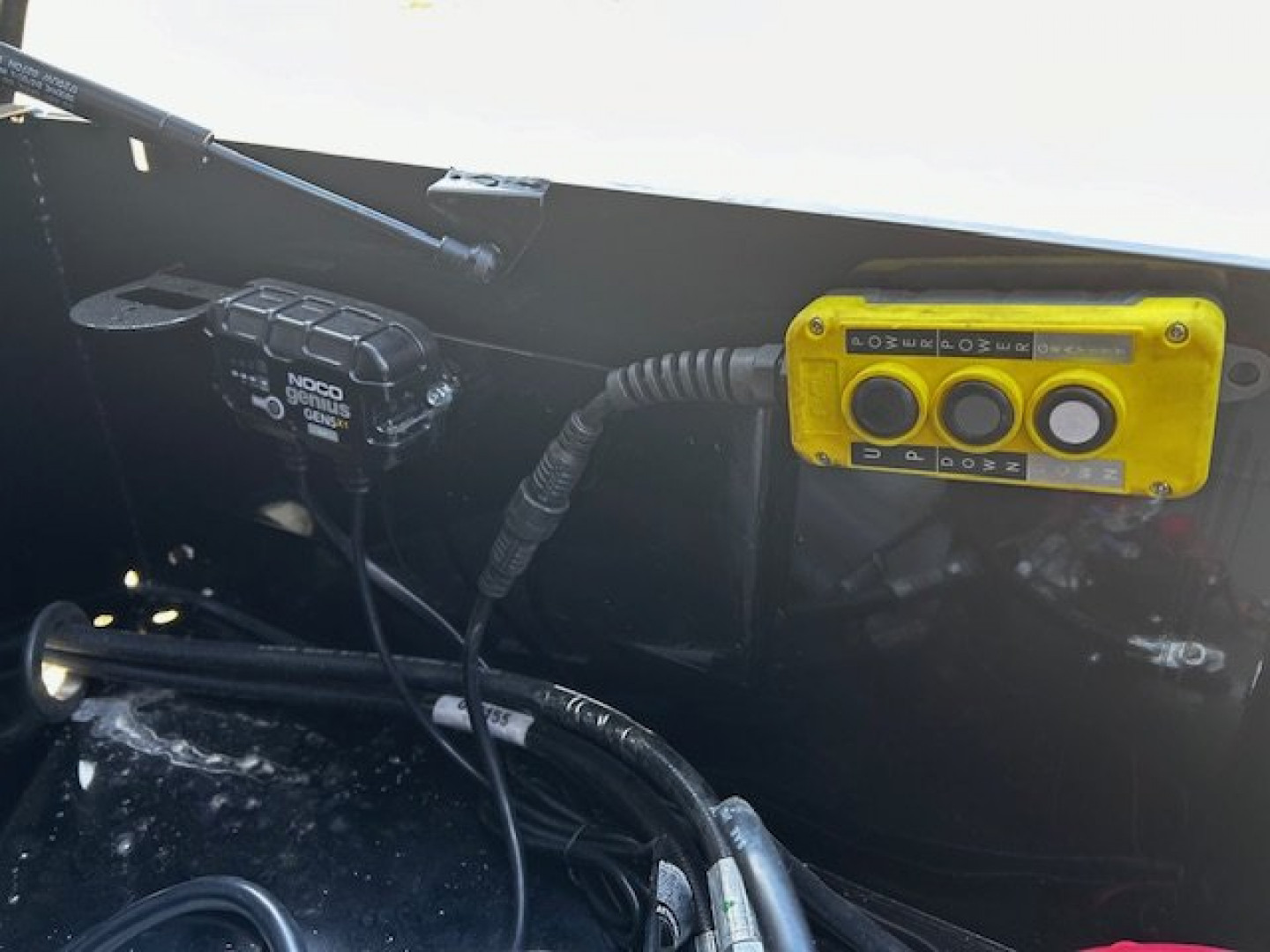 New 2025 MAXXD DKX 83"X14' 14K GVWR Dump Trailer