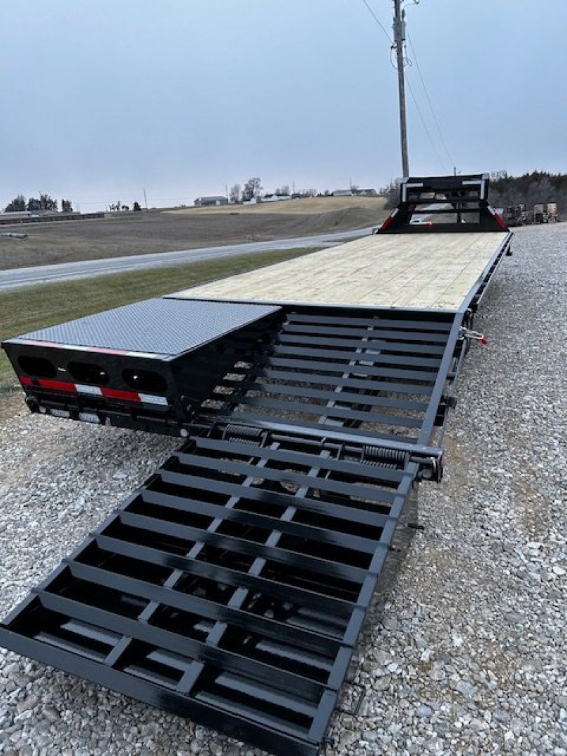New YEAR END CLEARANCE SALE$$ 2024 MAXXD GSX 102"X28' 5' DOVETAIL 17.5K GVWR GN DECKOVER HD Equipment Trailer