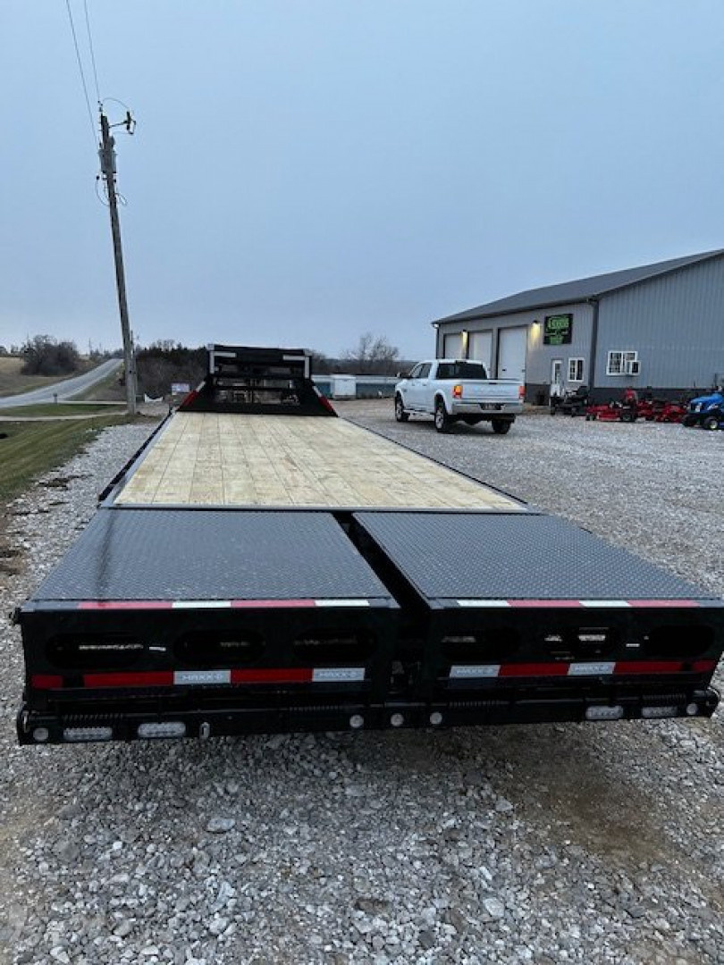 New YEAR END CLEARANCE SALE$$ 2024 MAXXD GSX 102"X28' 5' DOVETAIL 17.5K GVWR GN DECKOVER HD Equipment Trailer