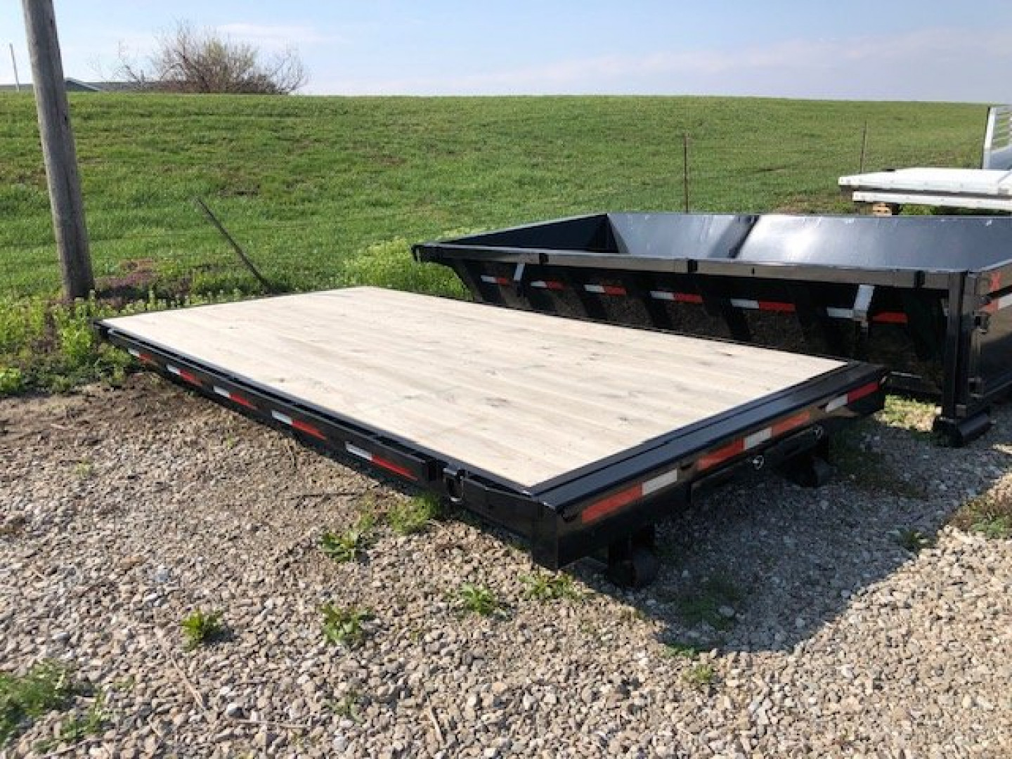 New 2023 MAXXD ROX DUMPSTER BIN TRAILER W 2'/4' SIDED BINS AND FLATBED GN 15,400 GVWR