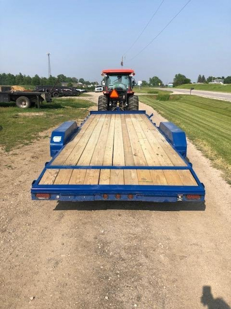 New 2023 HEARTLAND 82x22 10k car hauler Car / Racing Trailer