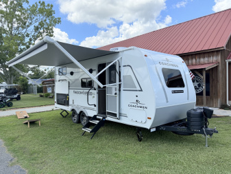 New 2026 Coachmen Freedom Express Select 21SE Travel Trailer