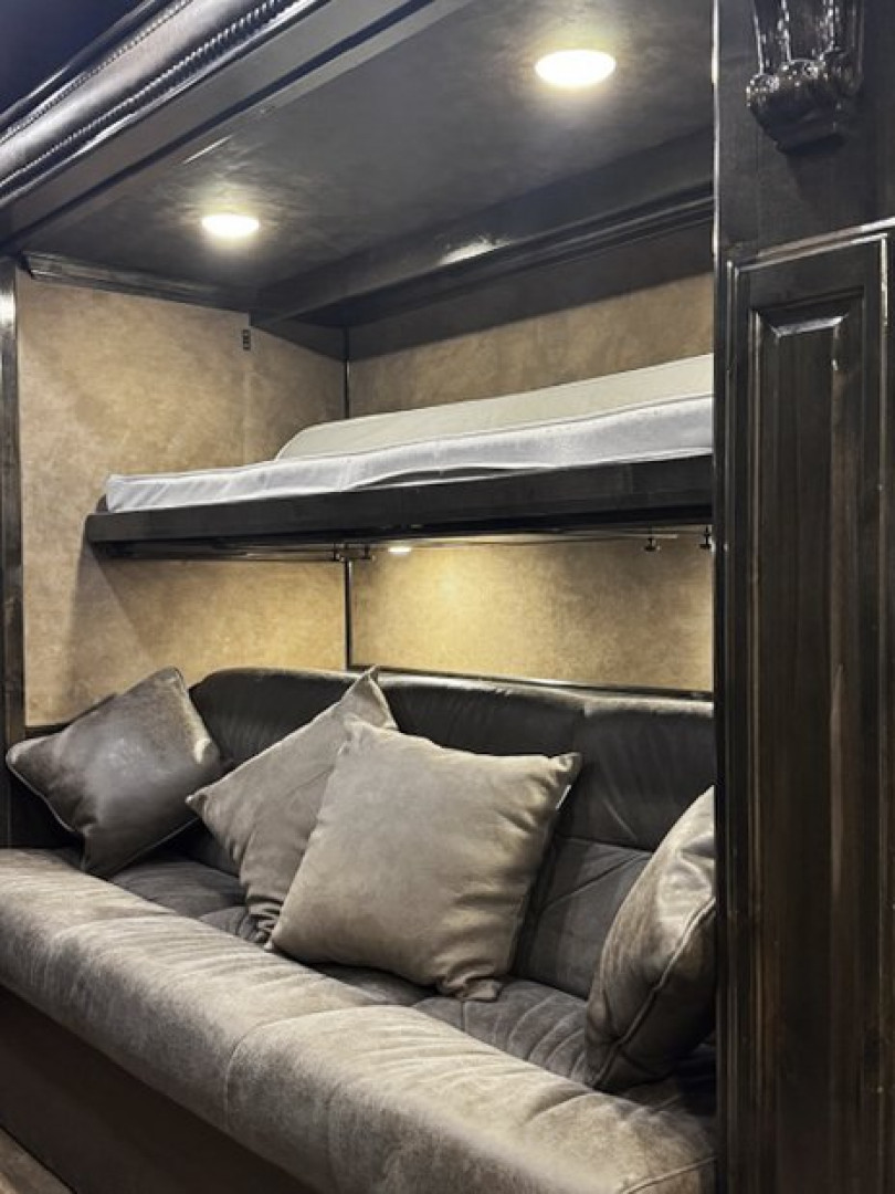 Used 2019 Platinum 5 Horse Reverse Load Platinum Living Quarters Horse Trailer