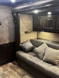 Used 2019 Platinum 5 Horse Reverse Load Platinum Living Quarters Horse Trailer