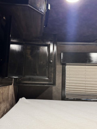 Used 2019 Platinum 5 Horse Reverse Load Platinum Living Quarters Horse Trailer