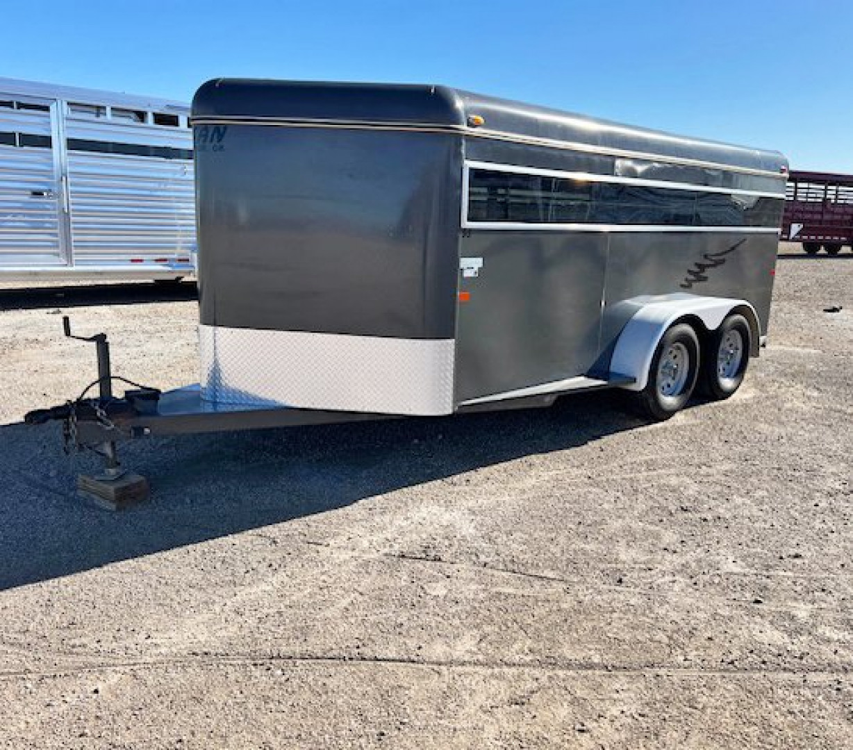 Used 2020 Titan Low Pro 6 Pen Bumper Pull Trailer