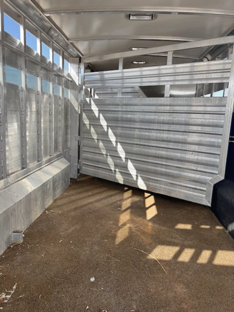 Used 2023 Cimarron 26' Stock Combo