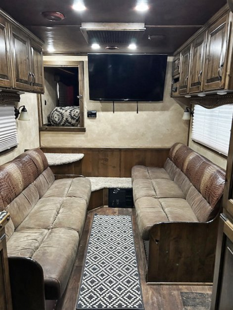 Used 2014 Elite 4 Horse Living Quarters Horse Trailer