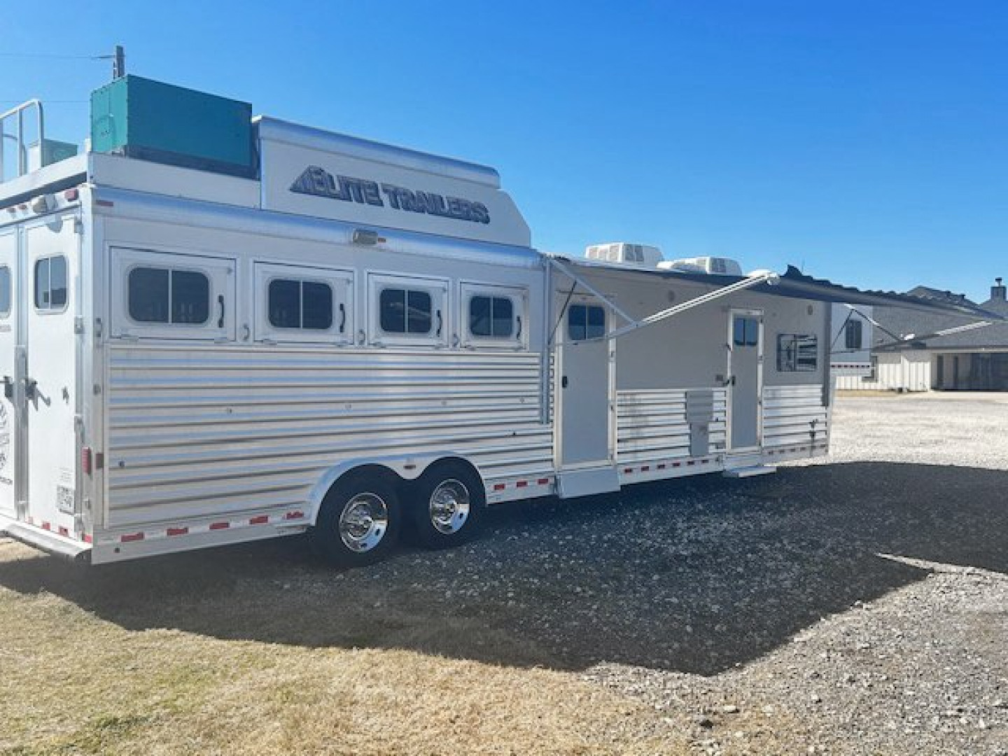 Used 2014 Elite 4 Horse Living Quarters Horse Trailer