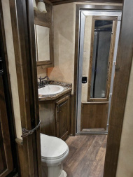 Used 2014 Elite 4 Horse Living Quarters Horse Trailer
