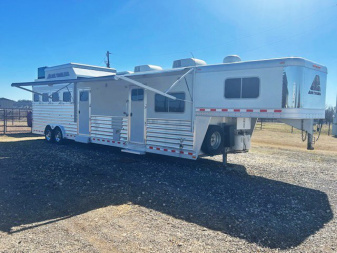 Used 2014 Elite 4 Horse Living Quarters Horse Trailer