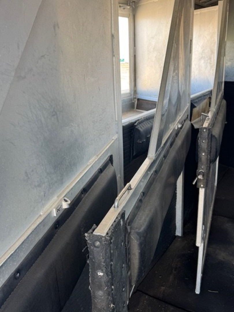 Used 2002 4 Horse C&C Living Quarters Horse Trailer