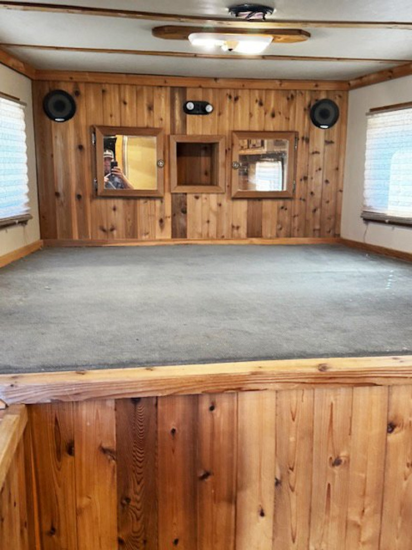Used 2002 4 Horse C&C Living Quarters Horse Trailer