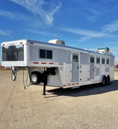 Used 2002 4 Horse C&C Living Quarters Horse Trailer