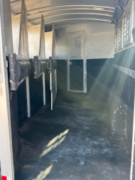 Used 2002 4 Horse C&C Living Quarters Horse Trailer