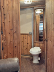 Used 2002 4 Horse C&C Living Quarters Horse Trailer