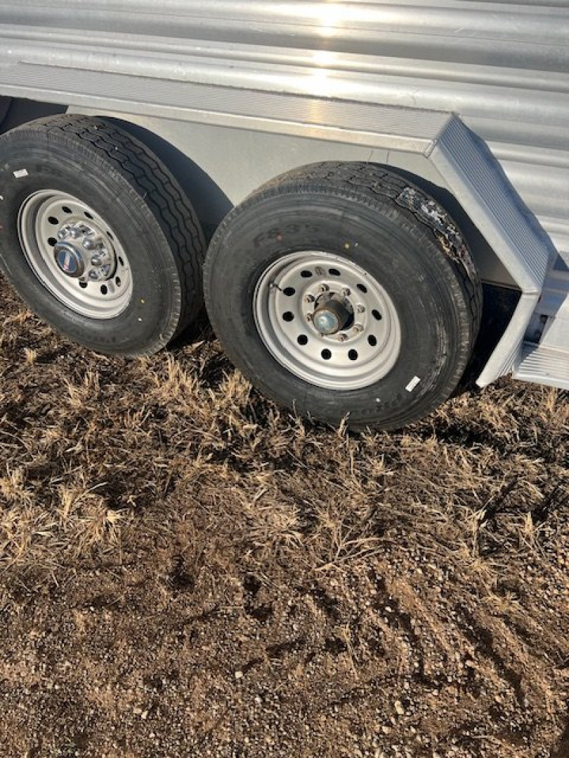 Used 2018 Featherlite 28' Stock Combo Trailer