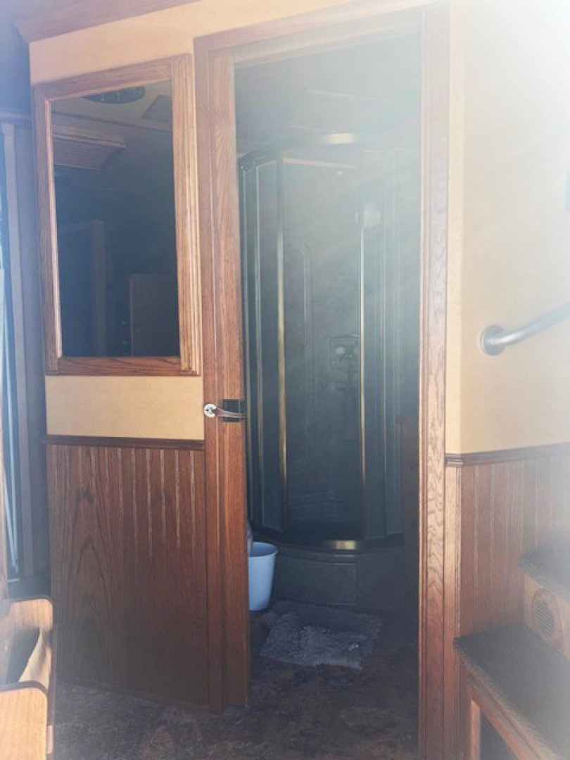 Used 2007 Bloomer 3 Horse Living Quarters Horse Trailer