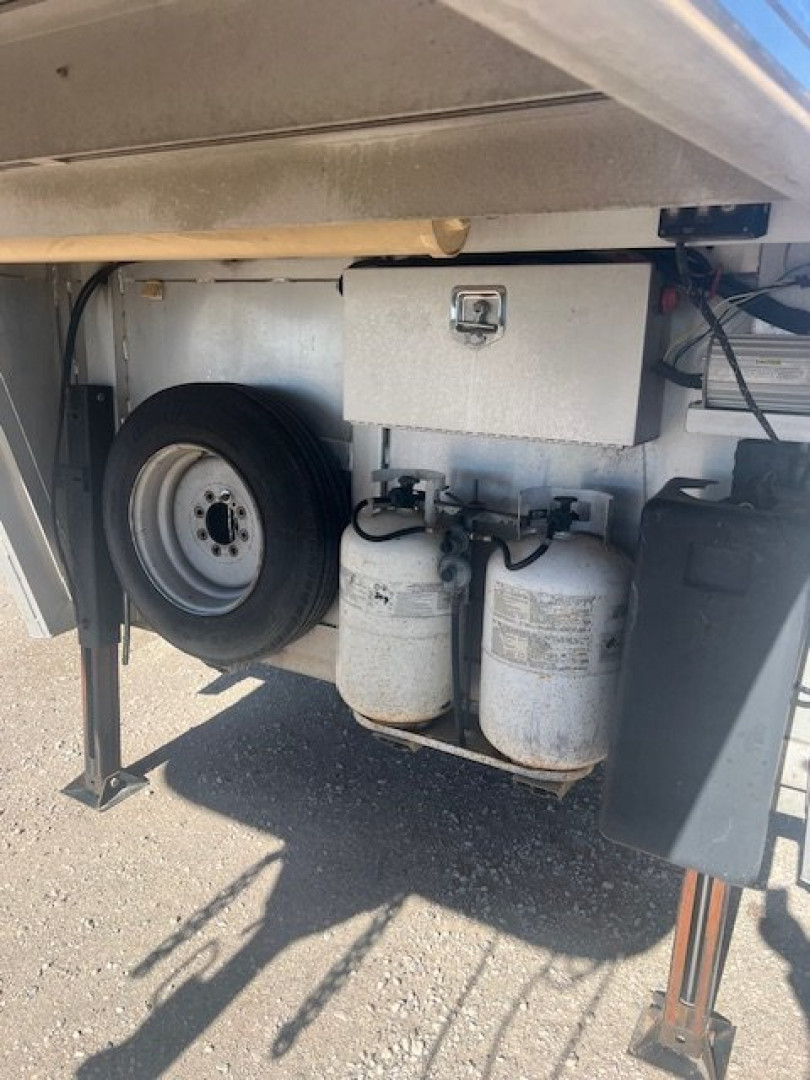 Used 2007 Bloomer 3 Horse Living Quarters Horse Trailer