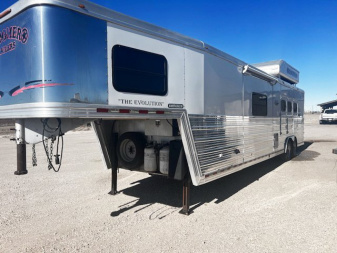 Used 2007 Bloomer 3 Horse Living Quarters Horse Trailer