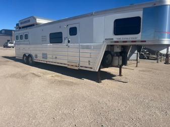 Used 2007 Bloomer 3 Horse Living Quarters Horse Trailer
