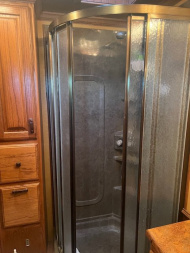 Used 2007 Bloomer 3 Horse Living Quarters Horse Trailer