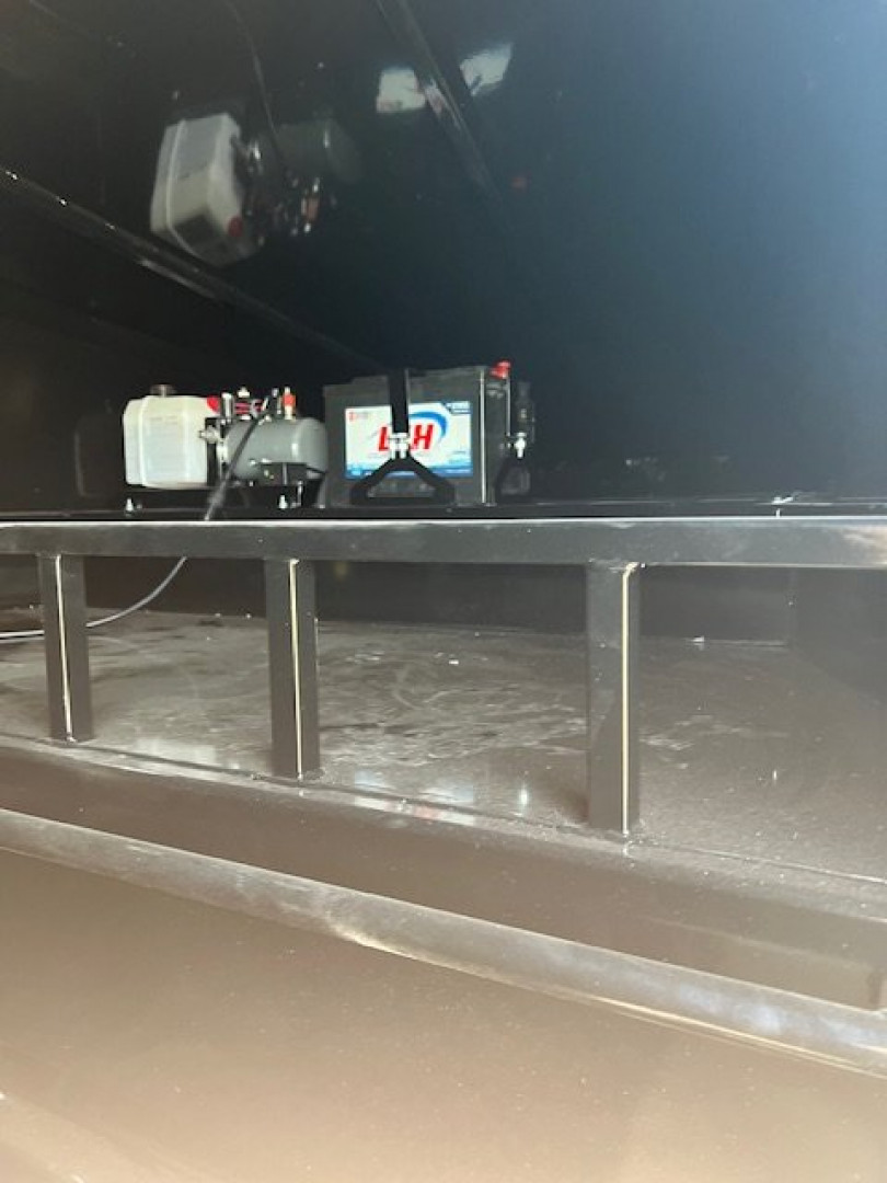 New 2024 24' Apex 3/4 Top Stock Trailer