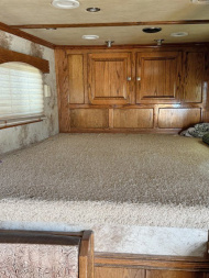 Used 2006 Platinum 4 Horse Living Quarters Horse Trailer