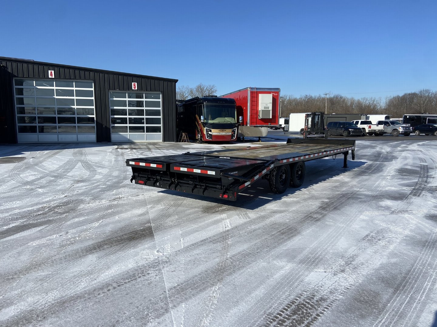 New Sure-Trac 20' (+5) Heavy Duty Beavertail Deckover Trailer