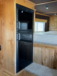 Used 2019 Logan Coach 4 Horse P/C Load Living Quarter Horse Trailer