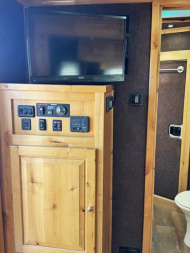 Used 2019 Logan Coach 4 Horse P/C Load Living Quarter Horse Trailer