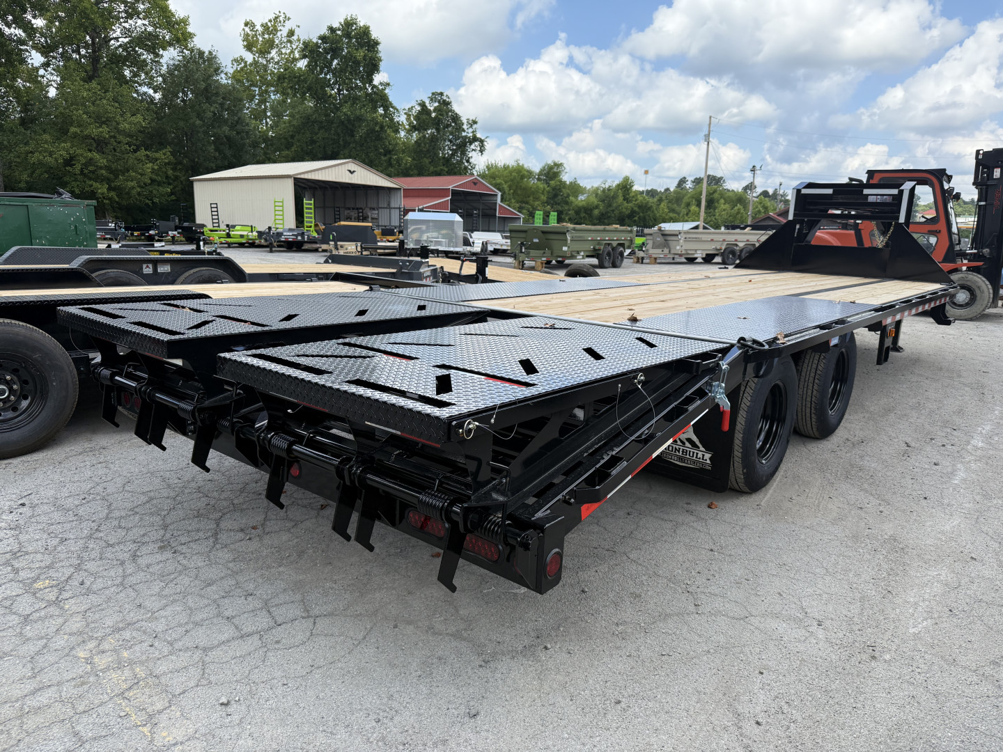 New 2026 Iron Bull FLG 20K 20+5 HYD JACK Equipment Trailer