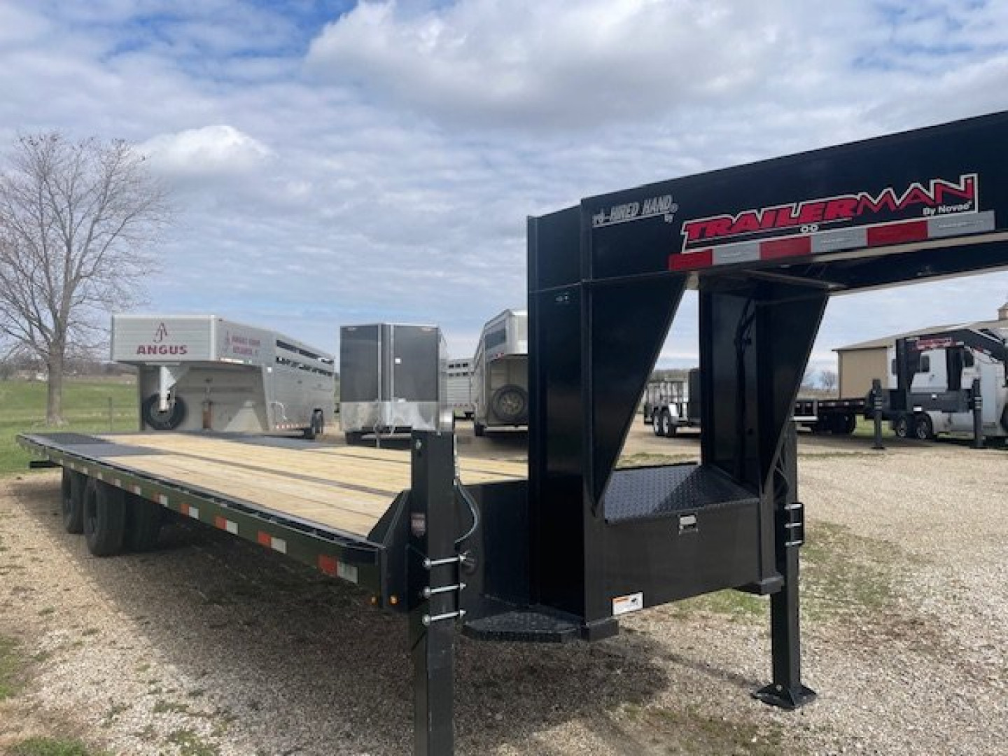 New 2025 Trailerman Hydraulic Dove Deckover Trailer (23+9)