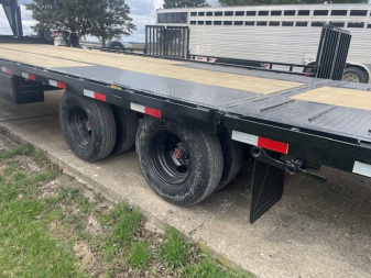 New 2025 Trailerman Hydraulic Dove Deckover Trailer (23+9)